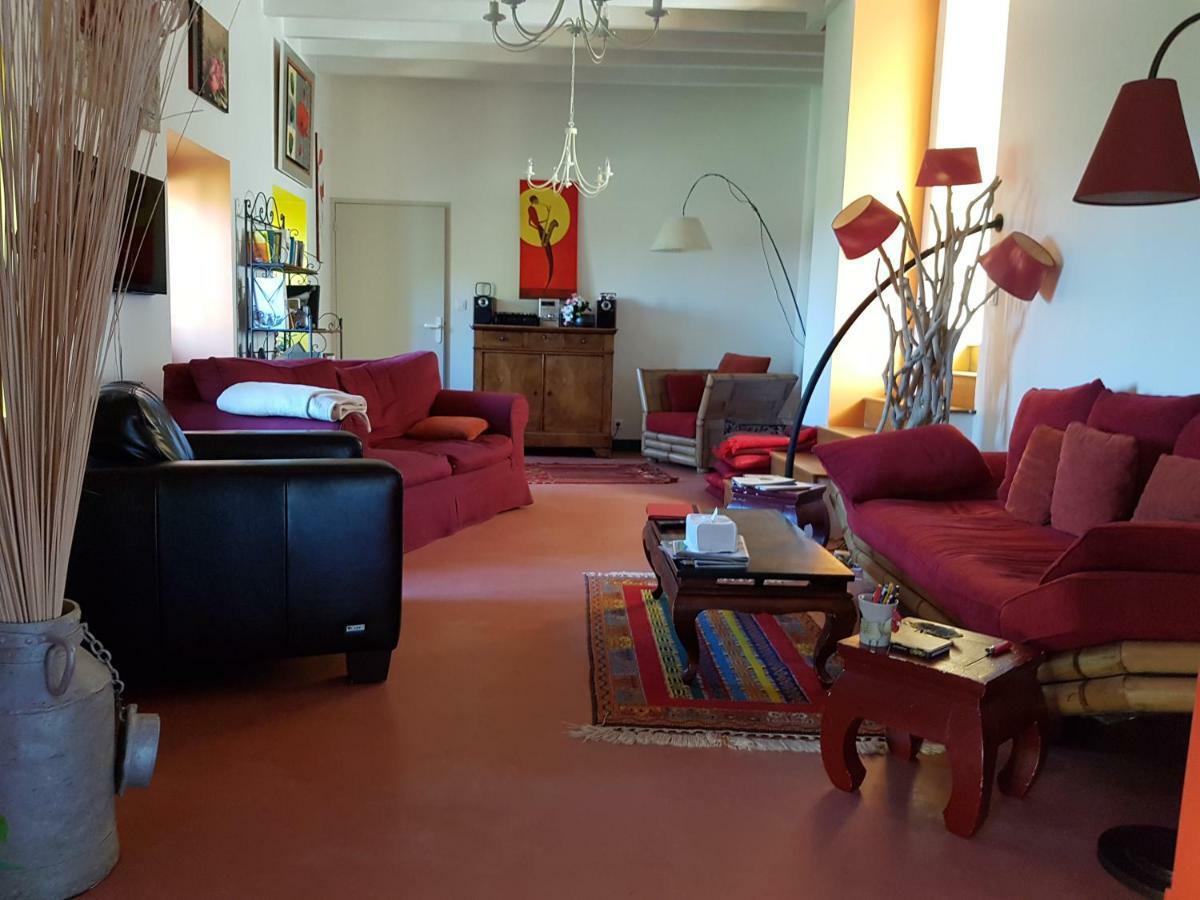 Les Pinguelles Bed and Breakfast Le Donjon Exteriör bild